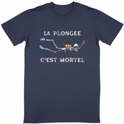 T-shirt plongée 100% bio halloween: Un squellette plongeur dévoré par un poisson monstre